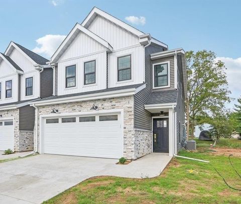 Photo of 317 Maple Street, Pardeeville, WI 53954 (MLS # 2003594)