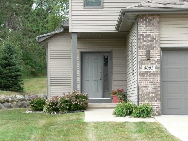 Photo 1 of 17 — 3001 Arapaho Drive, Fitchburg, WI 53719