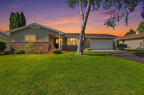 Photo of 318 Eilbes Avenue, Beaver Dam, WI 53916 (MLS # 2024392)
