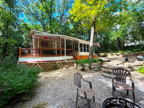 Photo of 306 Westview Drive, Edgerton, WI 53534 (MLS # 2008276)