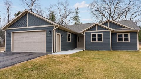 Photo of 1618 Michigan Avenue, Wisconsin Dells, WI 53965 (MLS # 2019971)