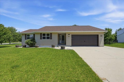 Photo of 592 Abey Drive, Evansville, WI 53536 (MLS # 2026619)