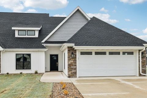 Photo of 310 Willow Street, Pardeeville, WI 53954 (MLS # 2003586)