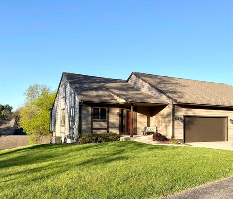 Photo of 206 Shady Oak Court, Janesville, WI 53548 (MLS # 2023230)