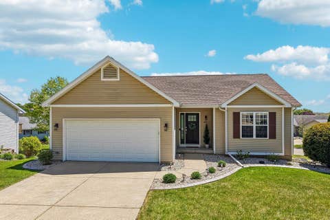Photo of 809 Brookstone Crest, Mount Horeb, WI 53572 (MLS # 2029016)