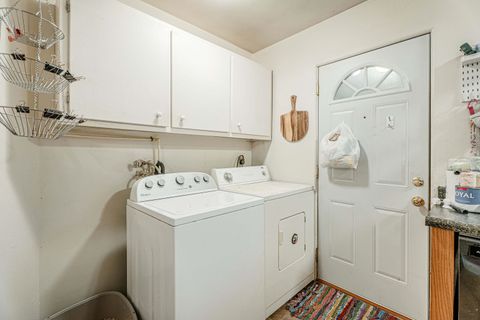 Tiny photo for 1802-1806 LOFTSGORDON Avenue, Madison, WI 53704 (MLS # 2012400)