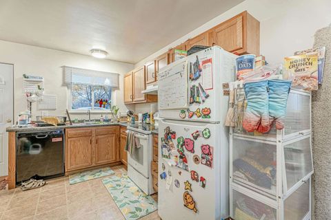 Tiny photo for 1802-1806 LOFTSGORDON Avenue, Madison, WI 53704 (MLS # 2012400)