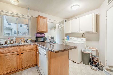 Tiny photo for 1802-1806 LOFTSGORDON Avenue, Madison, WI 53704 (MLS # 2012400)