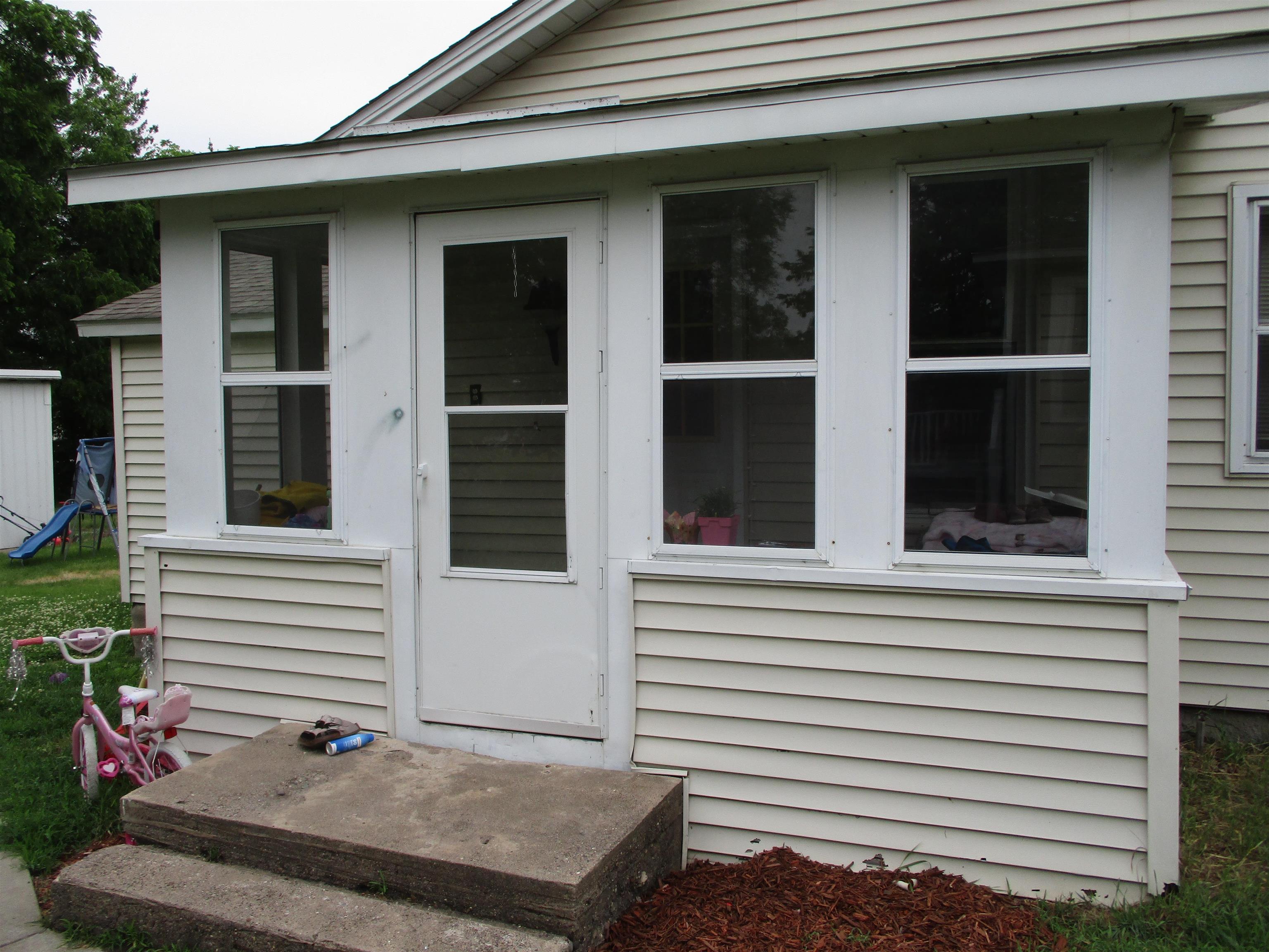 215 S Prairie Street - Photo 3