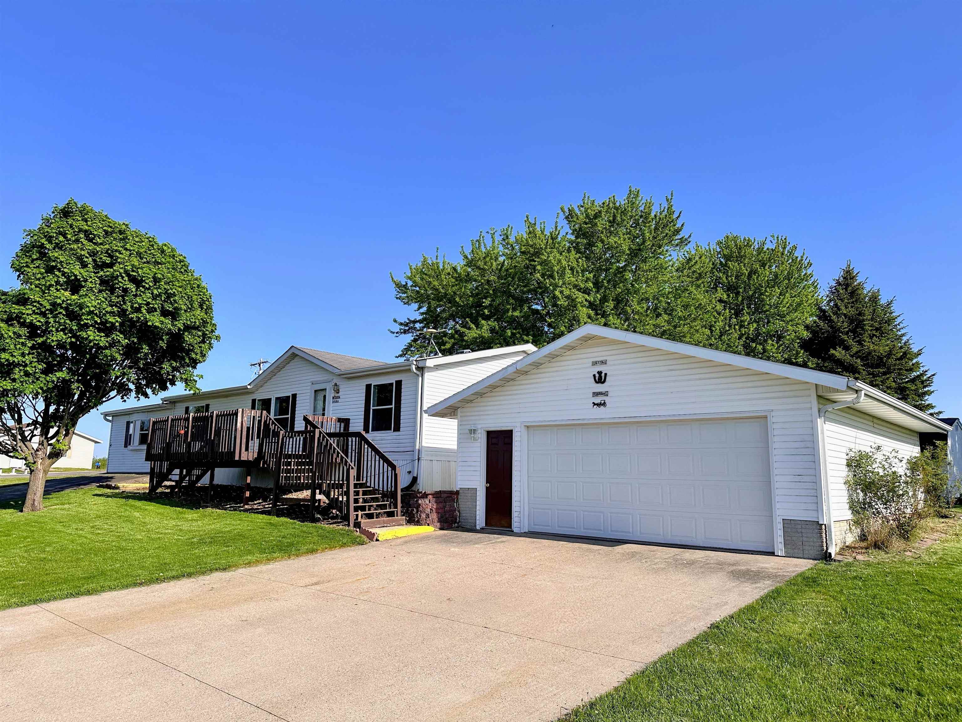 318 Breezy Pointe Loop