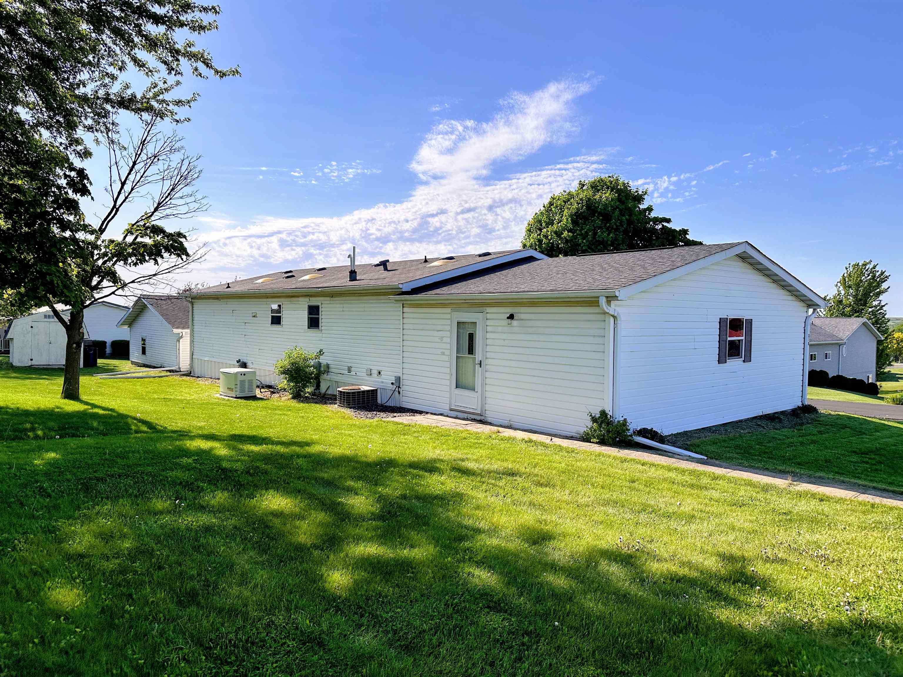 318 Breezy Pointe Loop