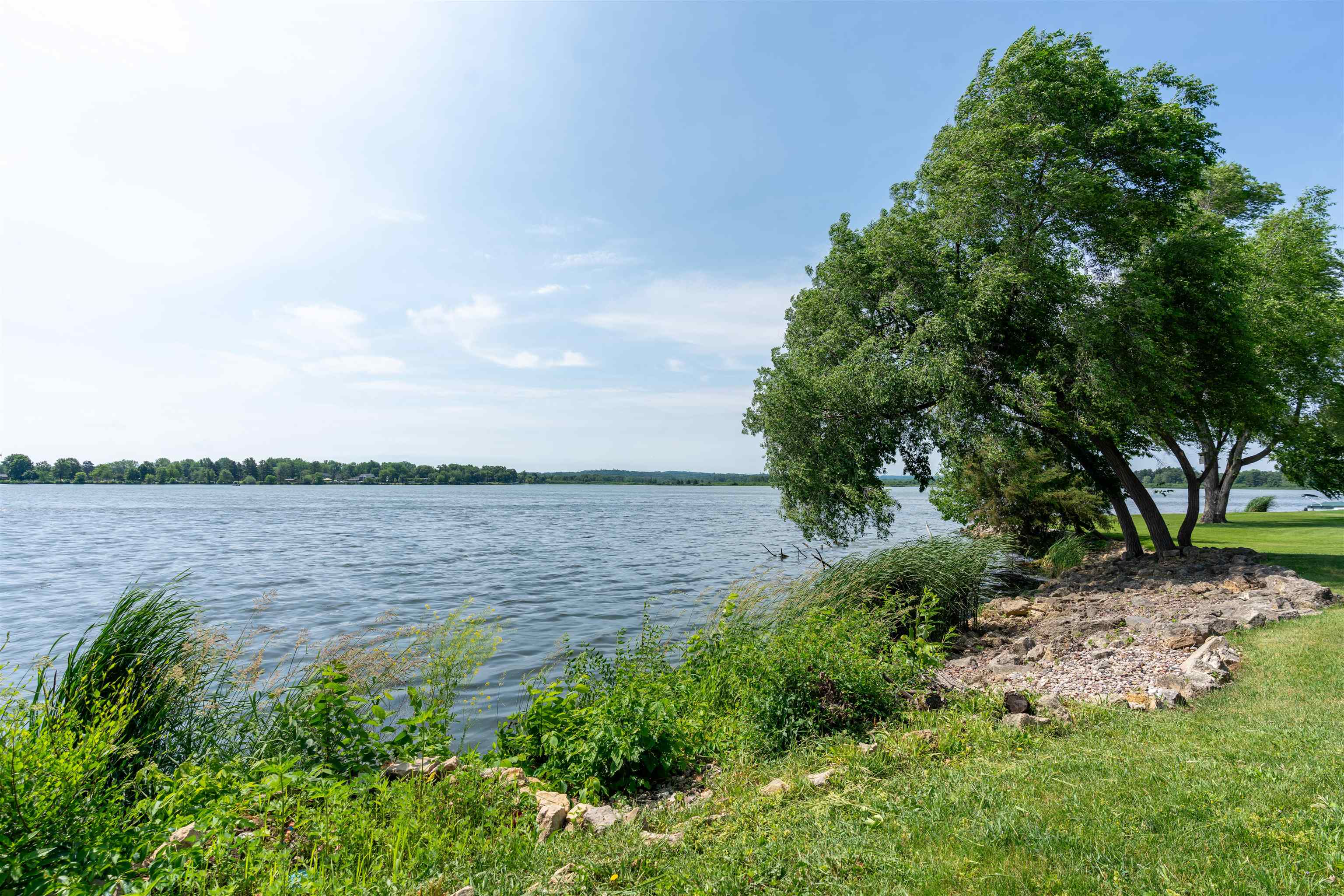 1326 Lakeview Drive