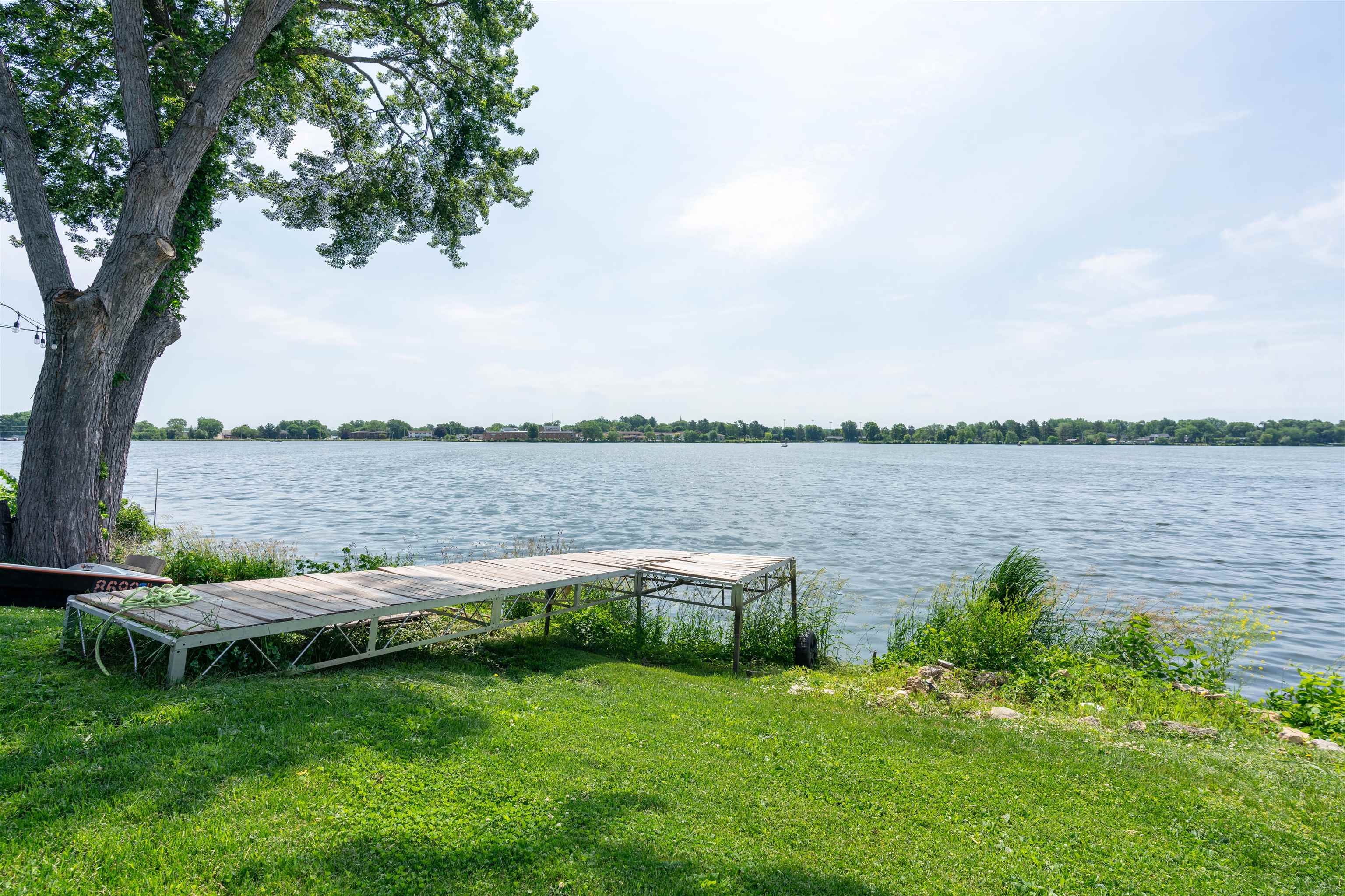 1326 Lakeview Drive