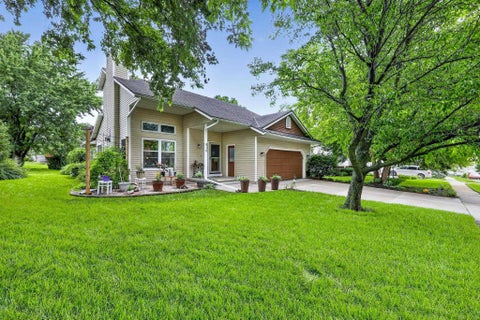 Photo of 610 Nordic Trail, Stoughton, WI 53589 (MLS # 2026420)