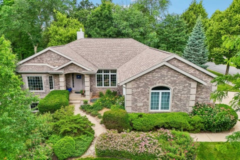 Photo of 1802 Pineview Drive, Verona, WI 53593 (MLS # 2025811)