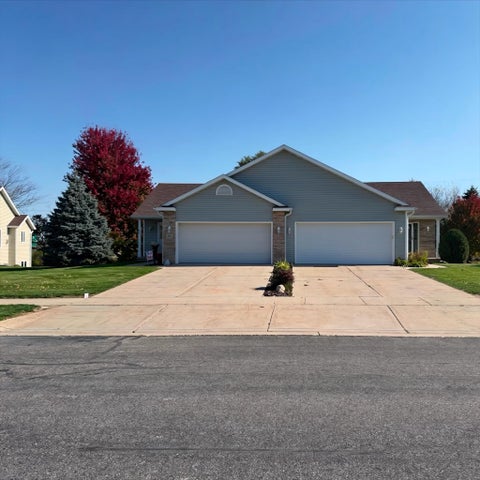 Photo of 828 - 824 Dunn Ave Avenue, Oregon, WI 53575 (MLS # 2035187)