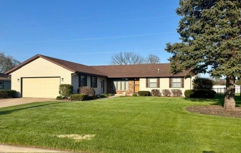 Photo of 226 Beechwood Drive, Janesville, WI 53548 (MLS # 2022343)