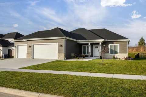 Tiny photo for 3715 Tanglewood Place, Janesville, WI 53546 (MLS # 2013001)