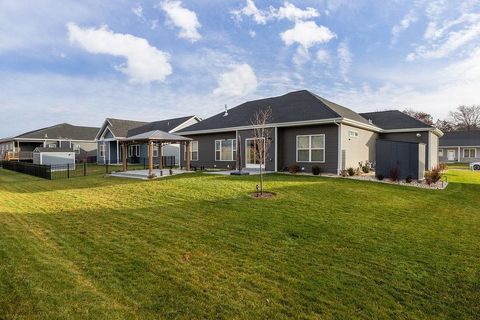 Tiny photo for 3715 Tanglewood Place, Janesville, WI 53546 (MLS # 2013001)