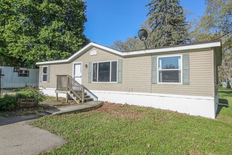 Photo of N3525 Trieloff Road, Fort Atkinson, WI 53538 (MLS # 2015205)