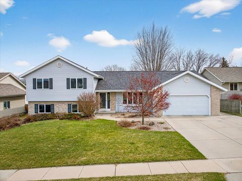 Photo of 1010 Ganser Drive, Waunakee, WI 53597 (MLS # 2019317)