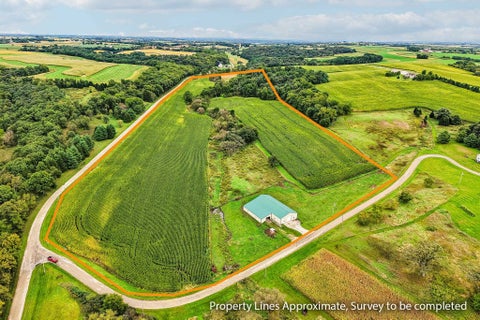 Photo of 43 +/- Acres Reisell Road, Blue Mounds, WI 53517 (MLS # 2032869)