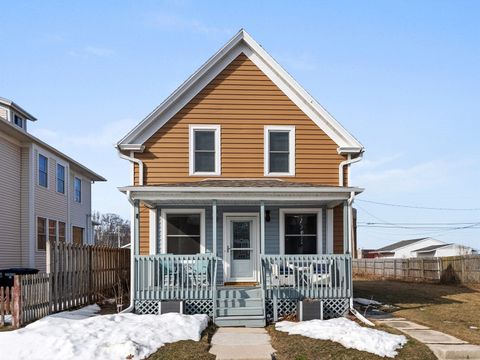 Photo of 80 Lincoln Avenue, Sheboygan, WI 53081 (MLS # 2019035)