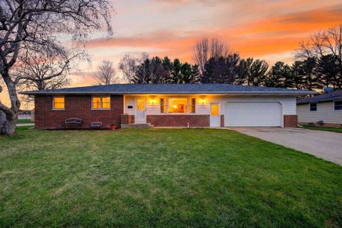 Photo of 460 Nygaard Street, Oregon, WI 53575 (MLS # 2020762)