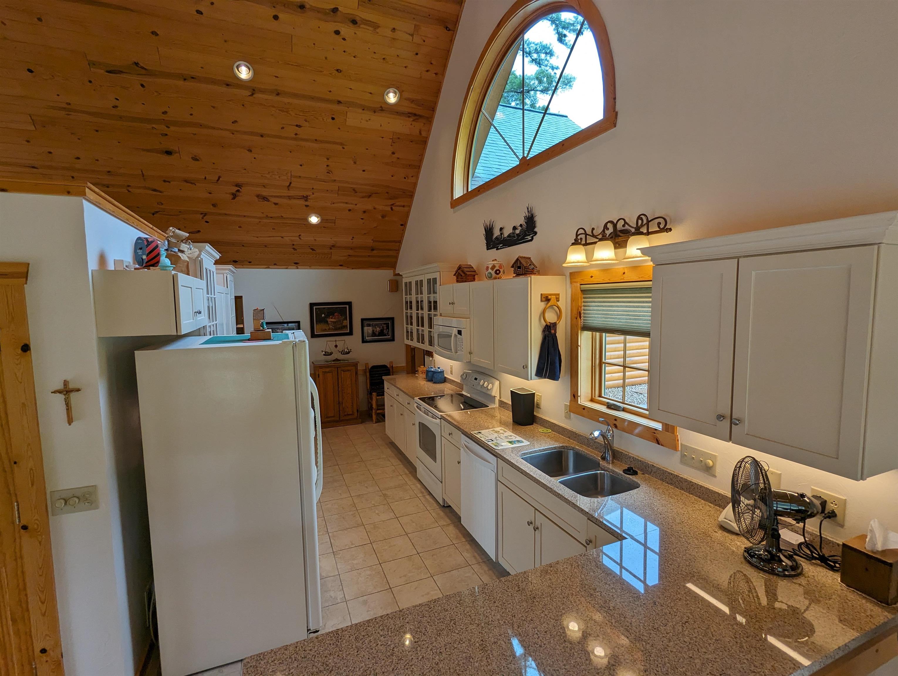 Wisconsin Dells, Wisconsin 53965, United States, 4 Bedrooms Bedrooms, ,3 BathroomsBathrooms,Residential,Pending,58624