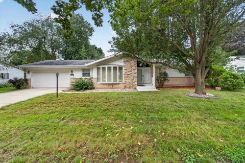 Photo of 2122 Gilbert Road, Madison, WI 53711 (MLS # 2033416)