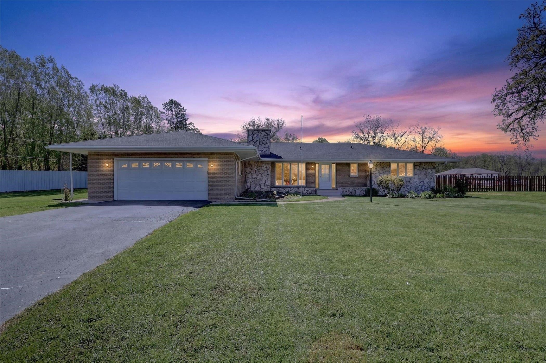 5138 E County Road S - Photo 3