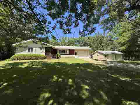 Photo of 4529 E Palakwia Drive, Janesville, WI 53546 (MLS # 2025117)