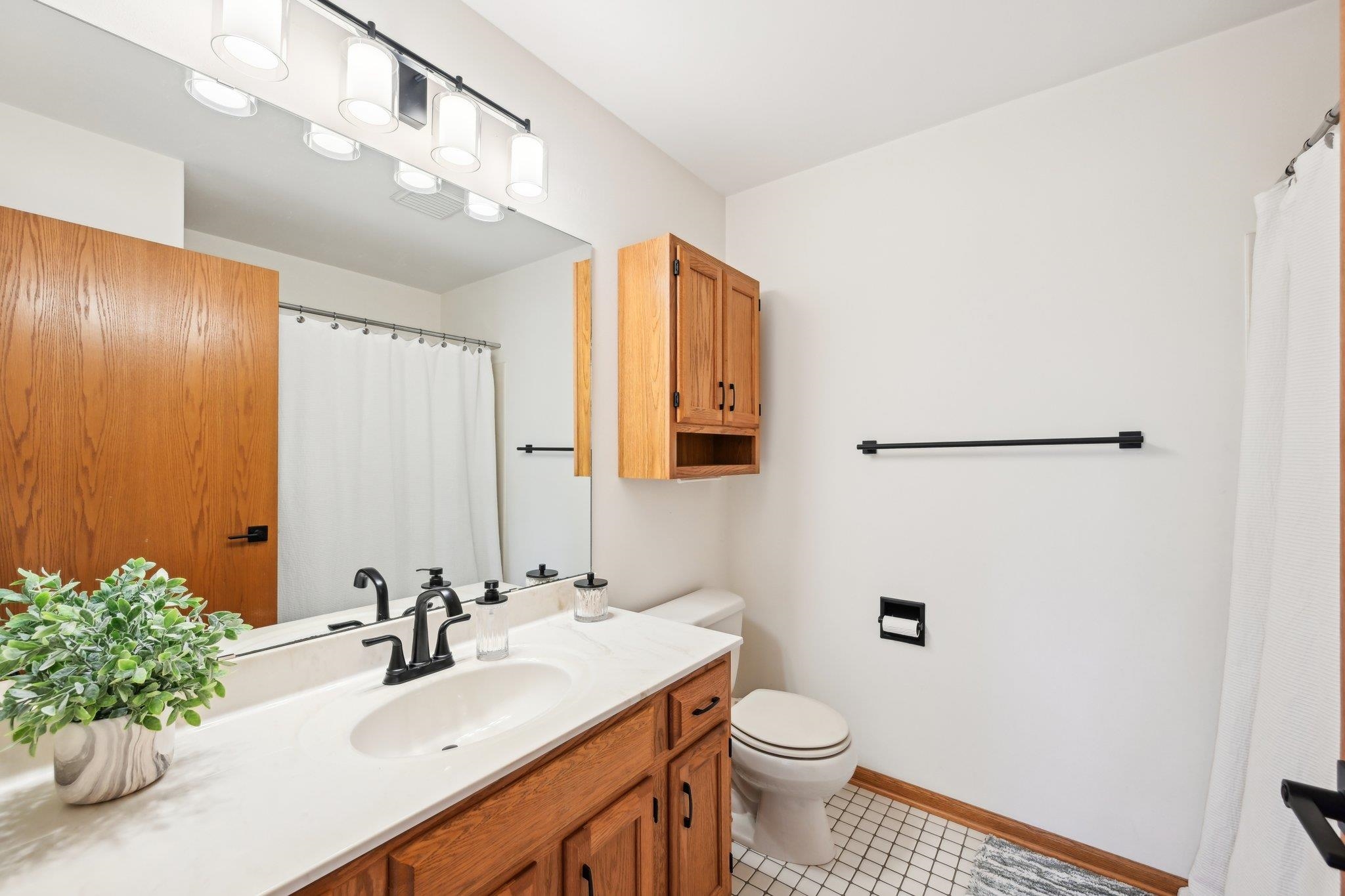 Madison, Wisconsin 53719, United States, 3 Bedrooms Bedrooms, ,4 BathroomsBathrooms,Residential,Pending,82875