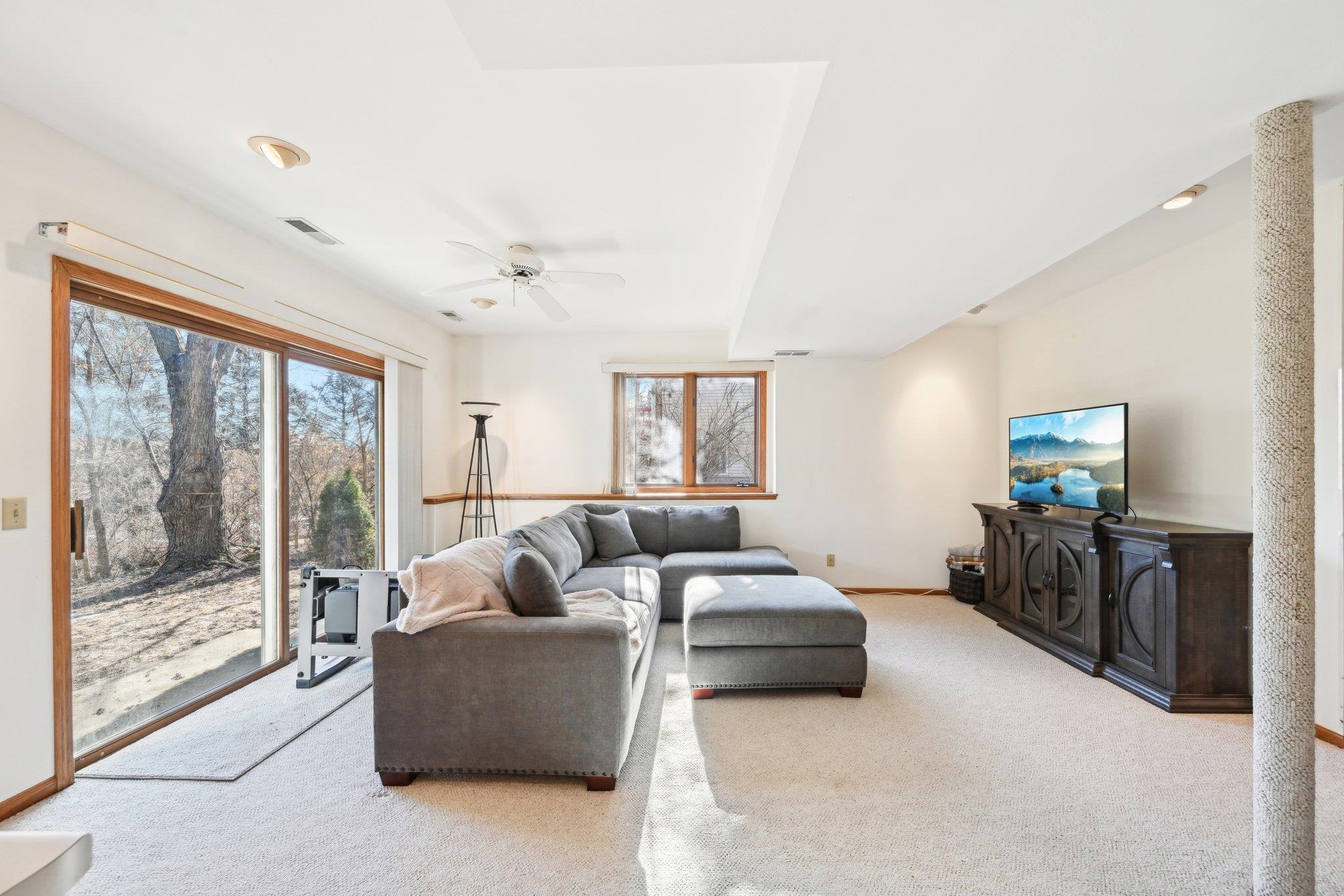 Madison, Wisconsin 53719, United States, 3 Bedrooms Bedrooms, ,4 BathroomsBathrooms,Residential,Pending,82875