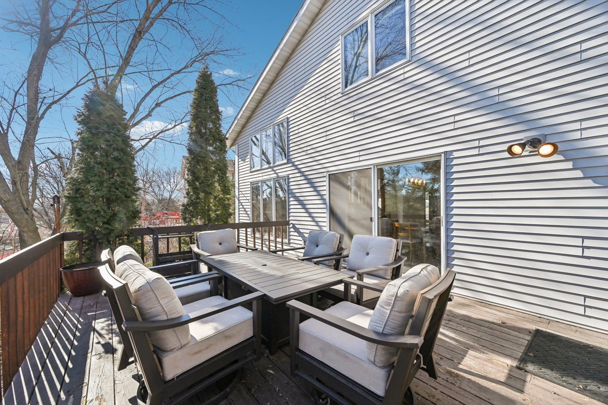 Madison, Wisconsin 53719, United States, 3 Bedrooms Bedrooms, ,4 BathroomsBathrooms,Residential,Pending,82875