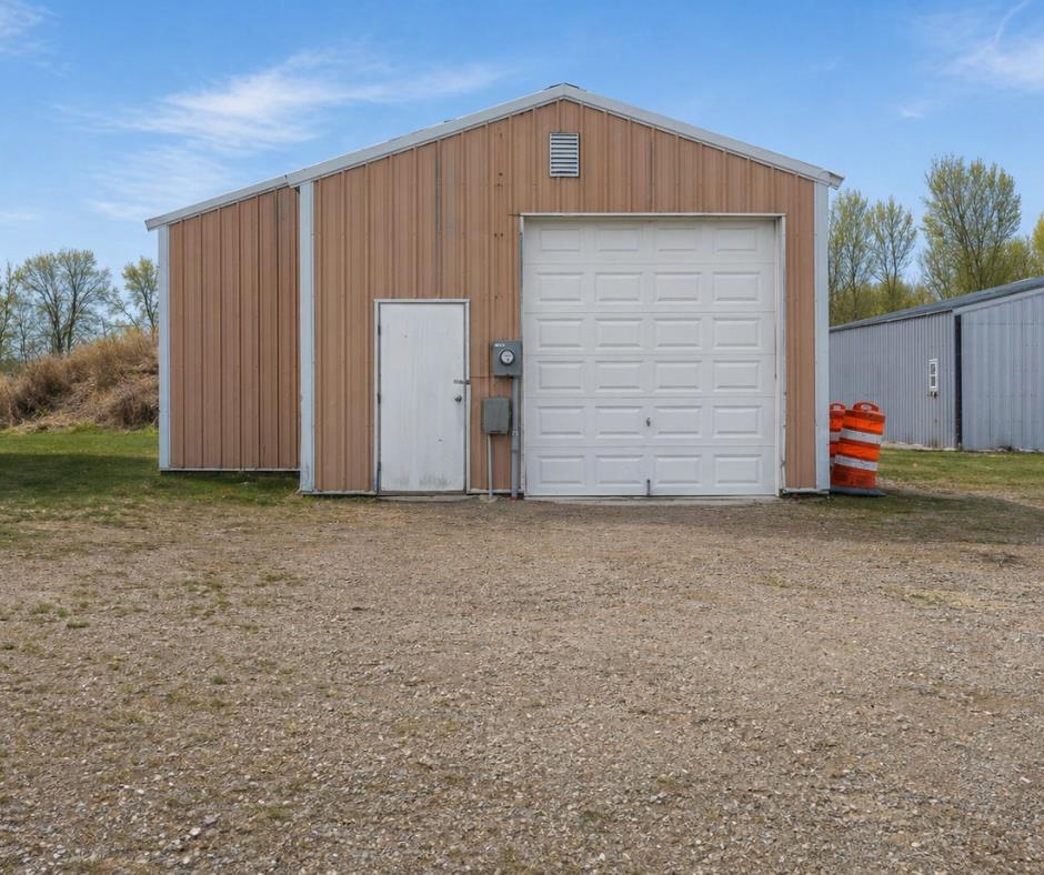 Photo 1 of 27 — 1630 Maple Street, Reedsburg, WI 53959