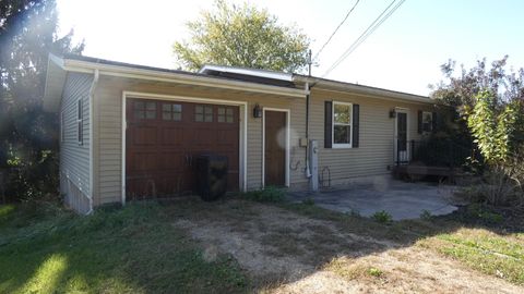 Photo of 11709 County Rd VV, Cassville, WI 53806 (MLS # 2010585)