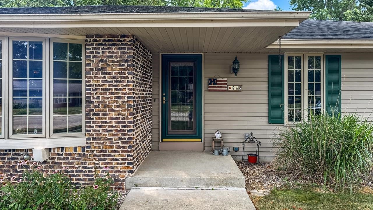 842 N Wright Road