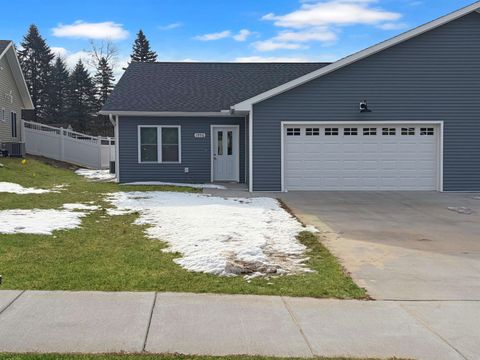 Photo of 1956 Retzlaff Drive, Reedsburg, WI 53959 (MLS # 2016592)