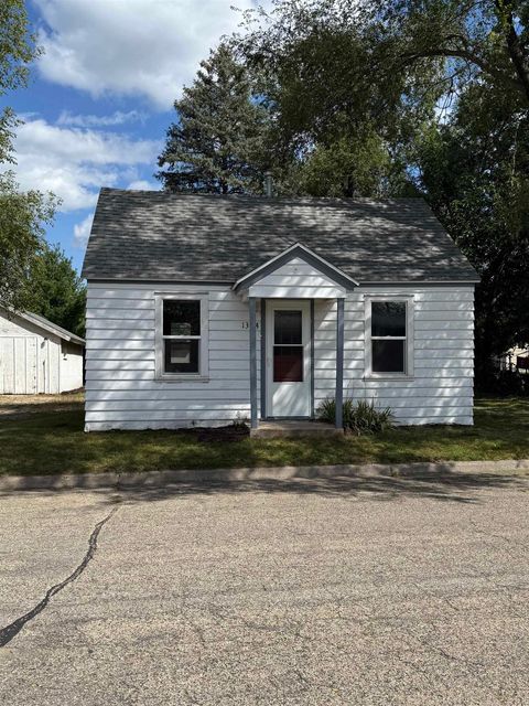 Photo of 1304 S 11th Street, Prairie Du Chien, WI 53821 (MLS # 2010106)