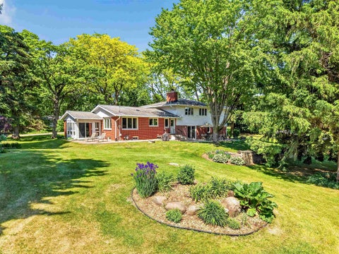 Photo of 5567 Shamrock Lane, Fitchburg, WI 53711 (MLS # 2028137)