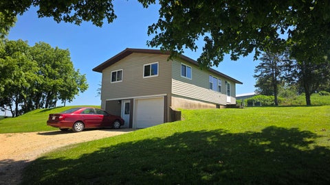 Photo of 12315 Borah Ridge Road, Prairie Du Chien, WI 53821 (MLS # 2028171)