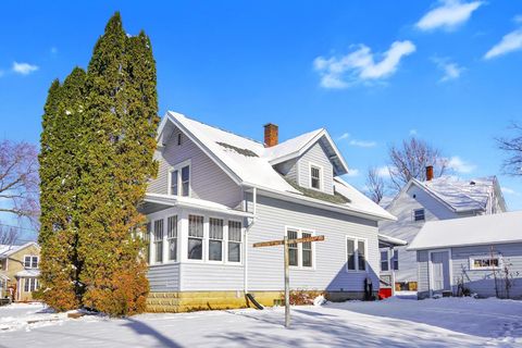 Photo of 223 N Washington Street, Viroqua, WI 54665 (MLS # MM1944637)