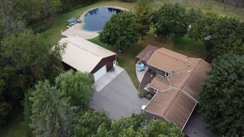 Photo of 2531 N Britt Road, Janesville, WI 53548 (MLS # 2009432)