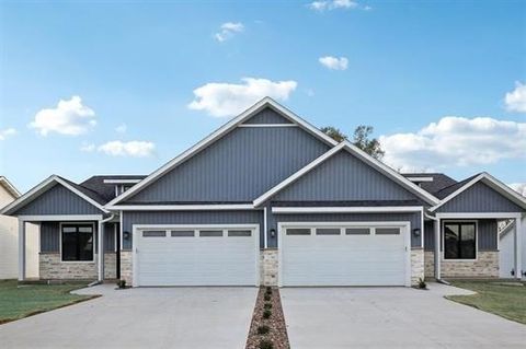 Photo of 305 Willow Street, Pardeeville, WI 53954 (MLS # 2003657)