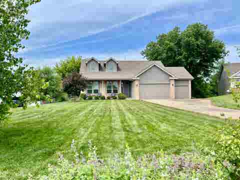 Photo of 8747 N Stone Farm Road, Edgerton, WI 53534 (MLS # 2028134)