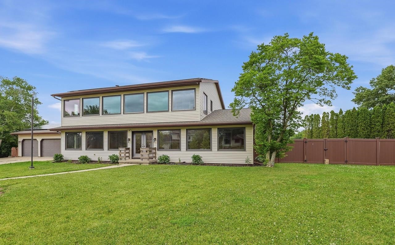 Photo 1 of 44 — 995 Birch Tree Lane, Fond Du Lac, WI 54935