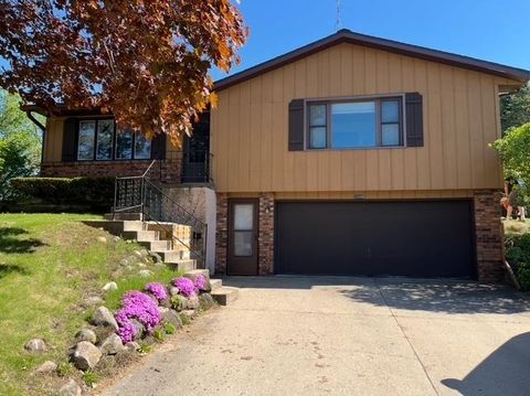 Photo of 2008 Ridgeway Road, Monroe, WI 53566 (MLS # 2010066)