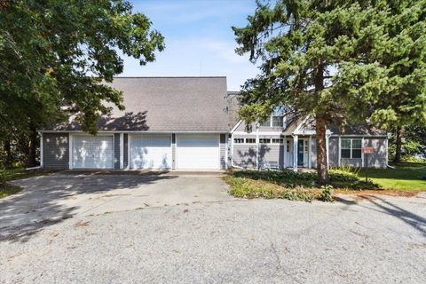 Photo of 11670 N Lakeview Drive, Edgerton, WI 53534 (MLS # 2007386)