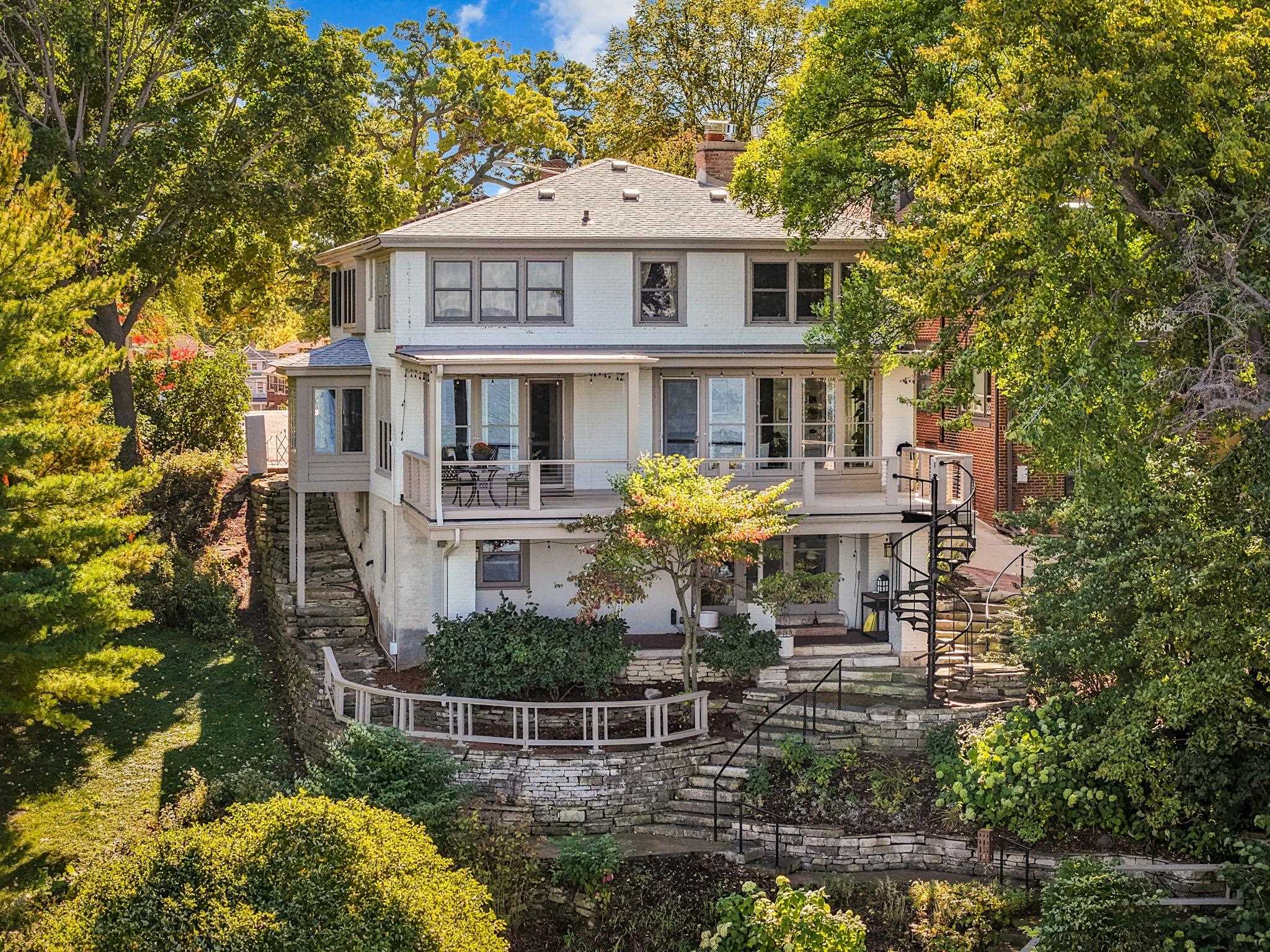 920 Castle Place